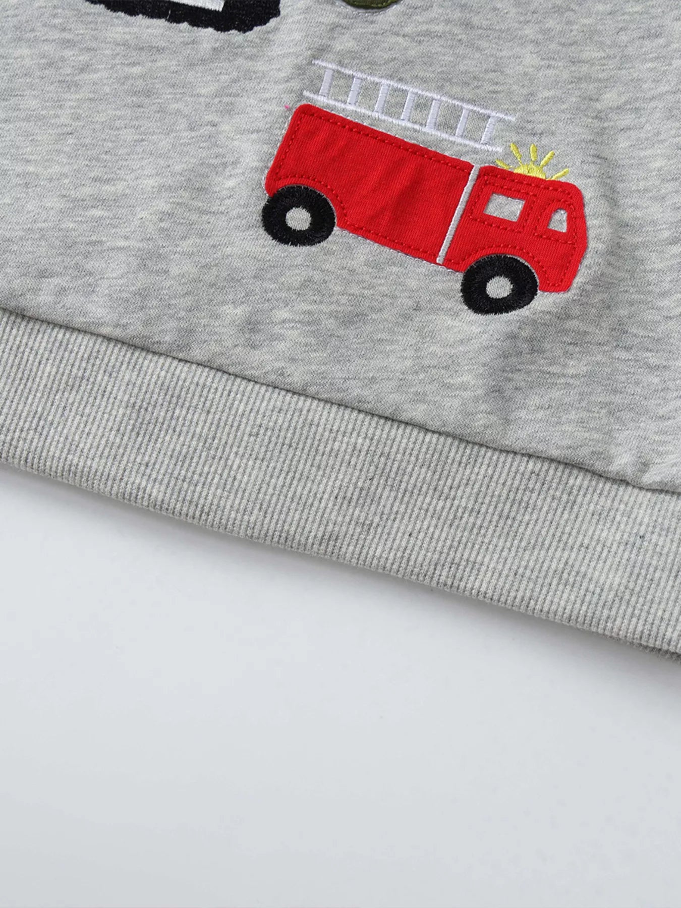 Children's Cartoon Vehicle Graphic Crew Neck Sweatshirt by Trendsi