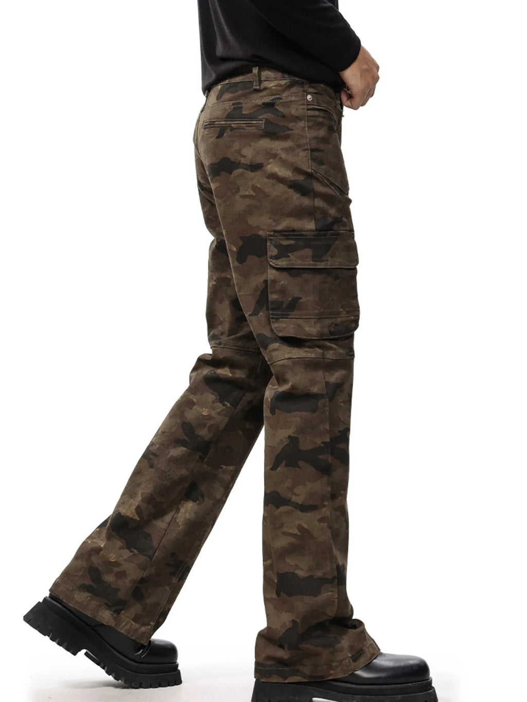 Men's Vintage Camo Cargo Pants by Trendsi