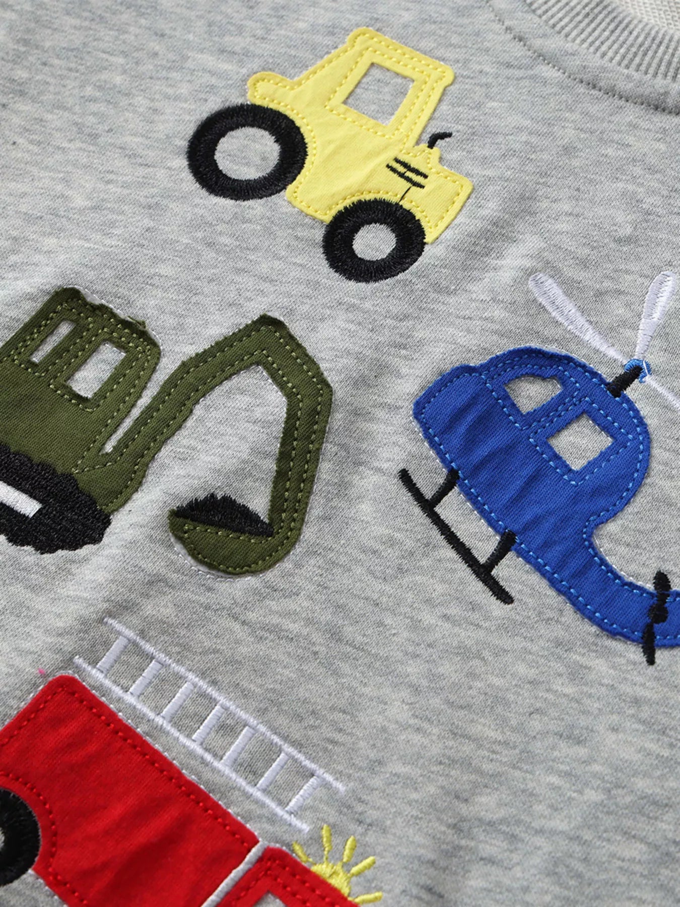Children's Cartoon Vehicle Graphic Crew Neck Sweatshirt by Trendsi