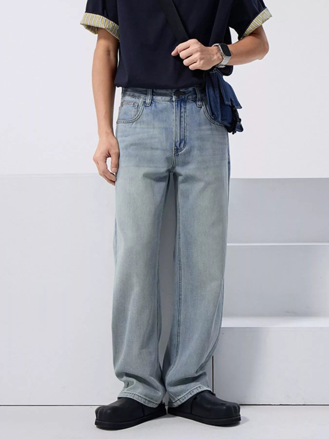 Men's Wash Relaxed Fit Jeans by Trendsi