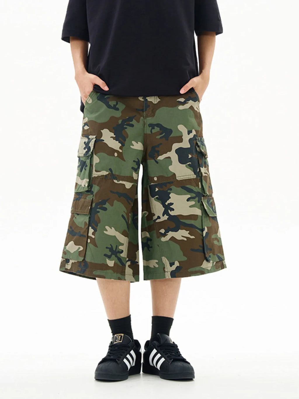 Men's Relaxed Fit Camo Cargo Shorts by Trendsi