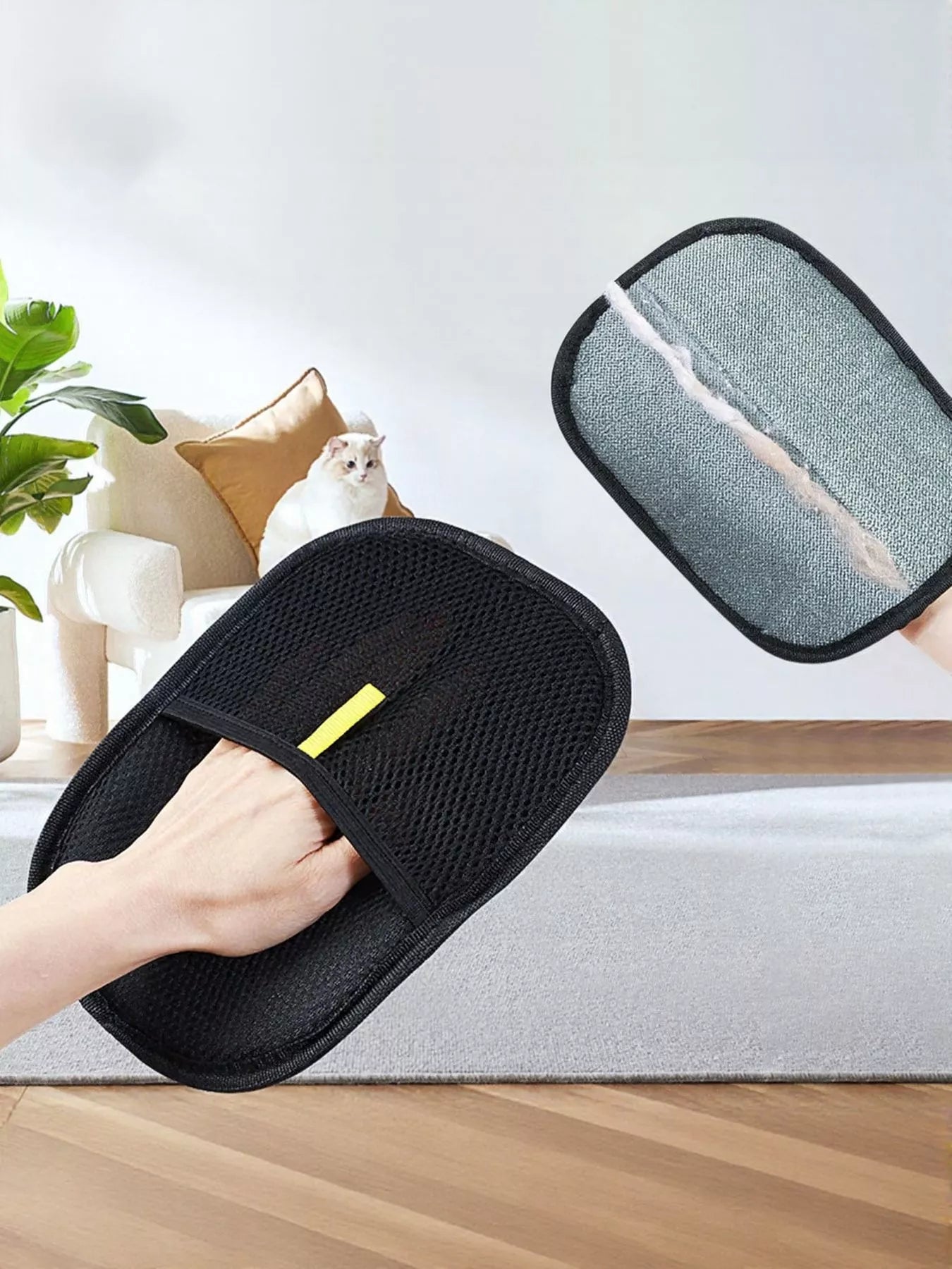 Washable & Reusable Glove-Shaped Pet Hair Remover by Trendsi