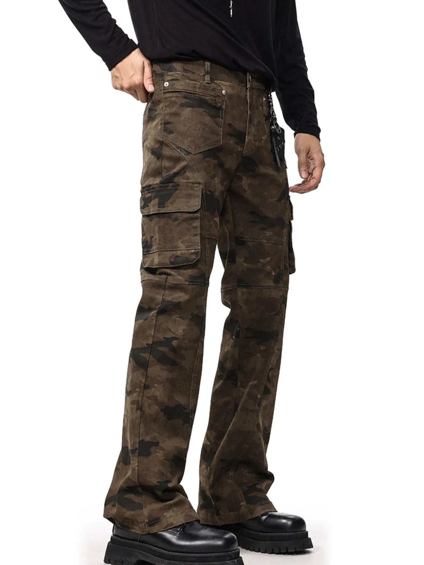 Men's Vintage Camo Cargo Pants by Trendsi