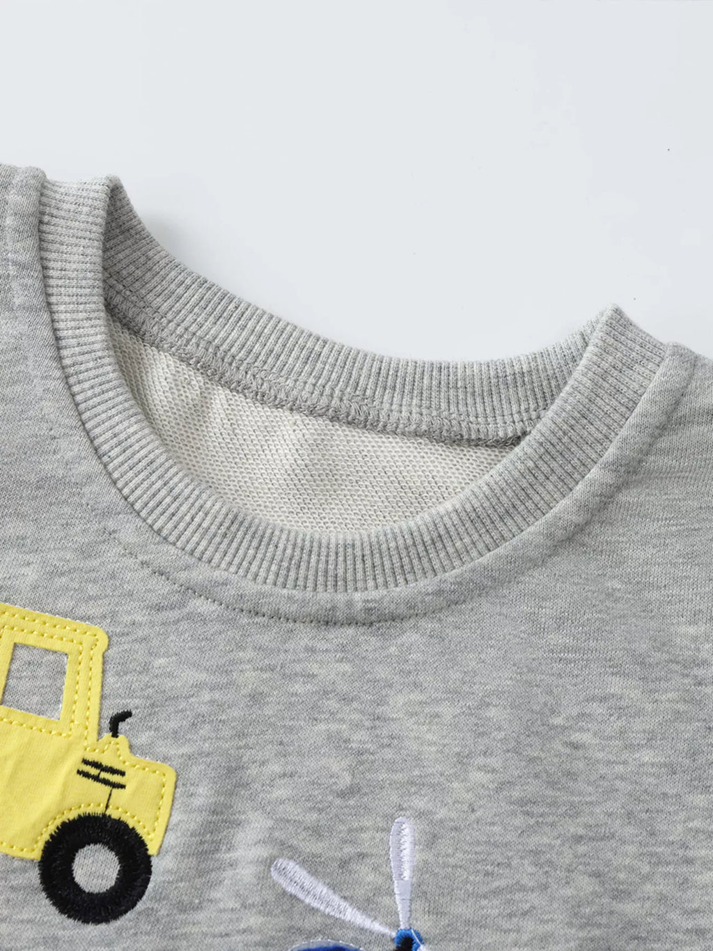 Children's Cartoon Vehicle Graphic Crew Neck Sweatshirt by Trendsi