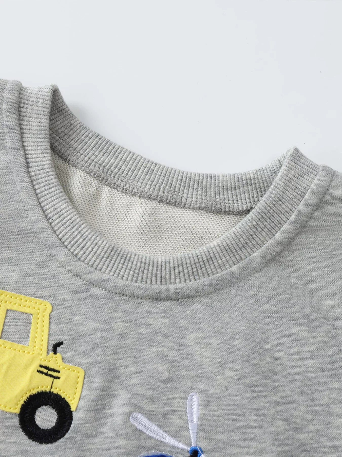 Children's Cartoon Vehicle Graphic Crew Neck Sweatshirt by Trendsi